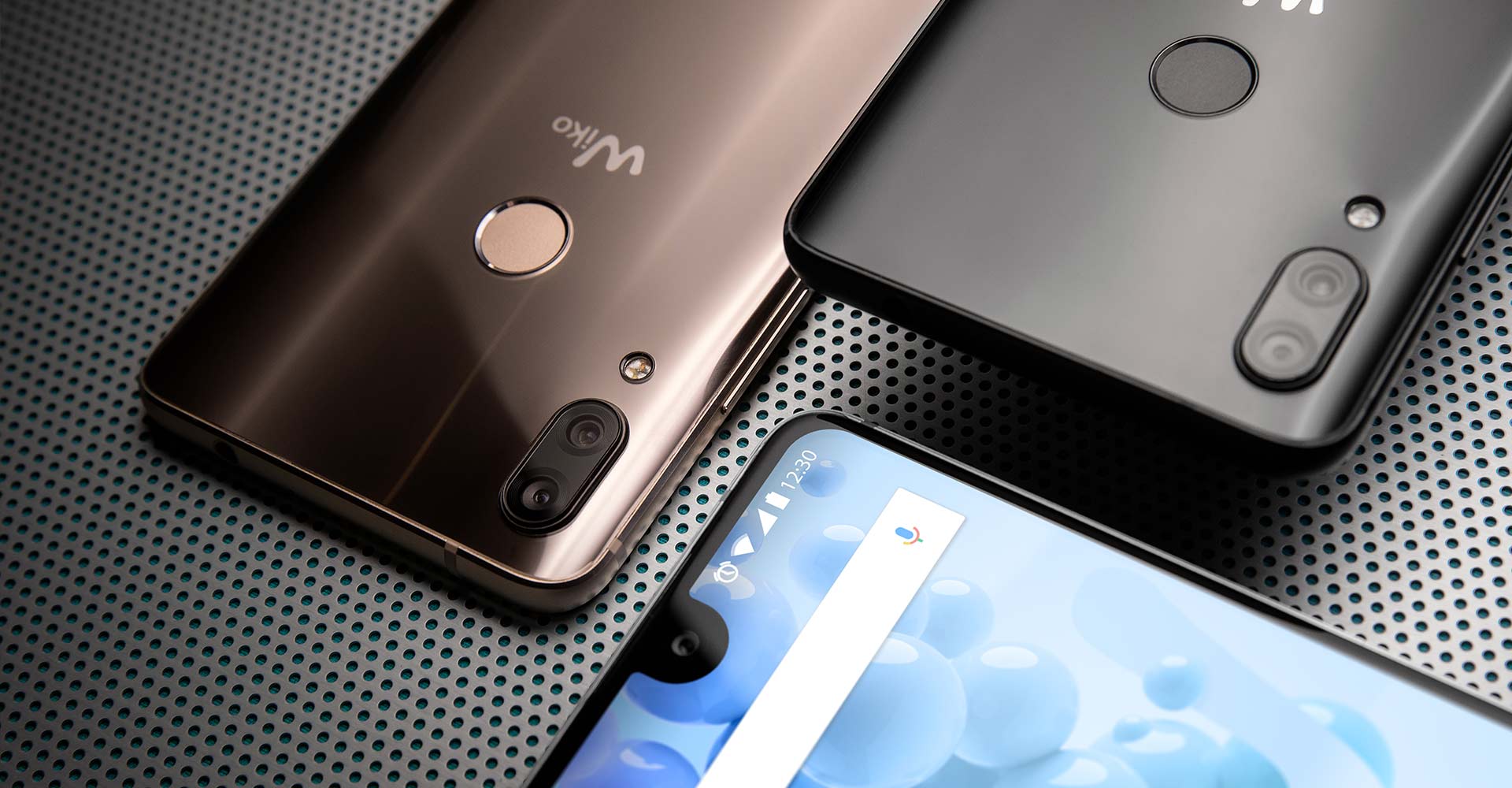 View 2 PRO smartphone displayed on iron surface